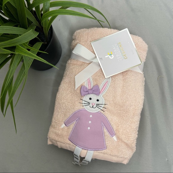 Deborah Connolly Easter Bunny 2 Hand Towels set - Picture 1 of 1